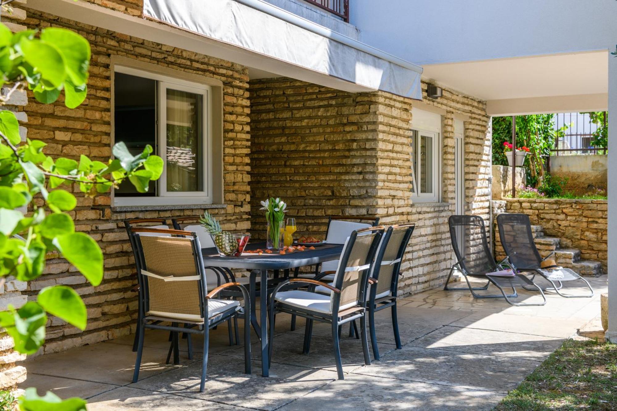 Krajcar Apartment Banjole Exterior photo